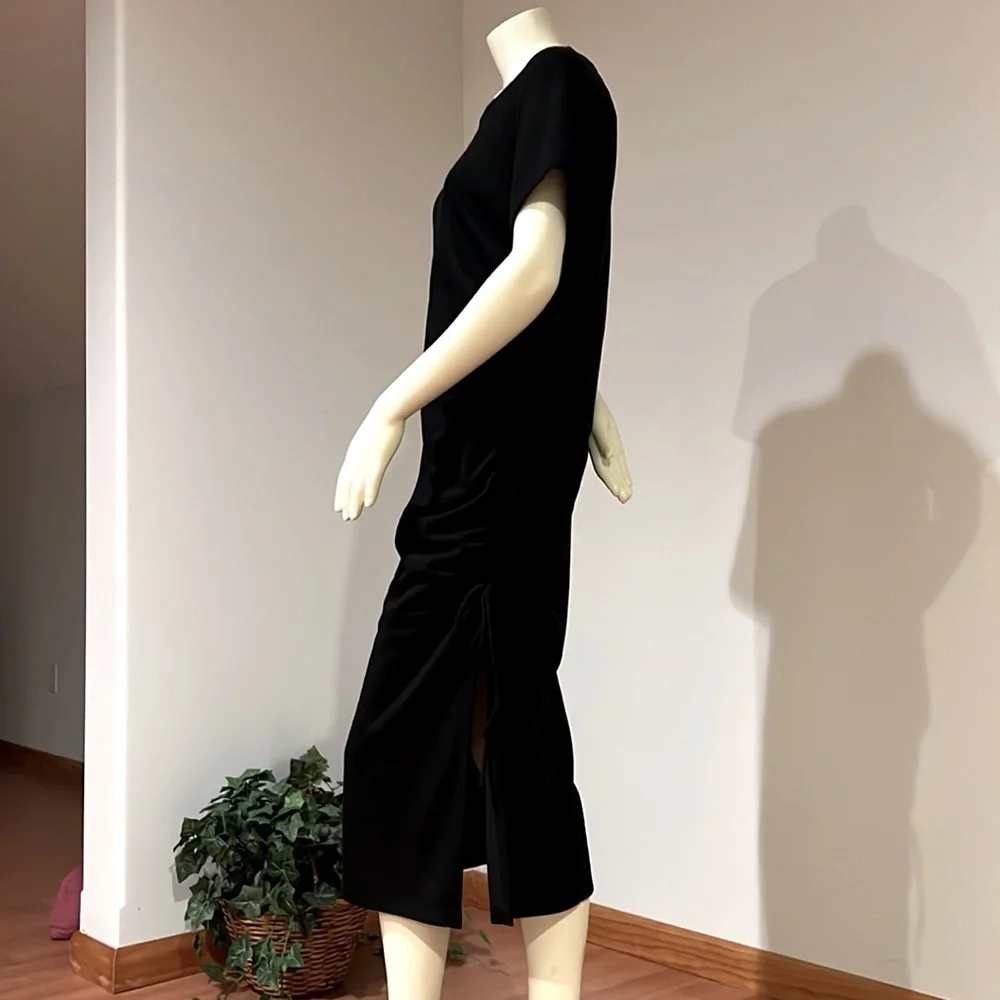 ⭐️ Ruched drawstring side with hem slit.This dress is so comfortable and chic+🎁 - Picture 4 of 10